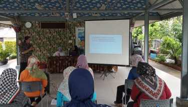 Dosen Universitas BSI Gelar Pelatihan Kosa Kata Bahasa Inggris untuk Ibu PKK di RPTRA Pinang Pola