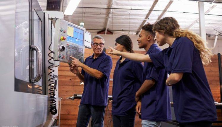 BSI Career: Mau Jadi Bintang di Dunia Kerja? Ini Dia Pentingnya Magang Buat Kamu