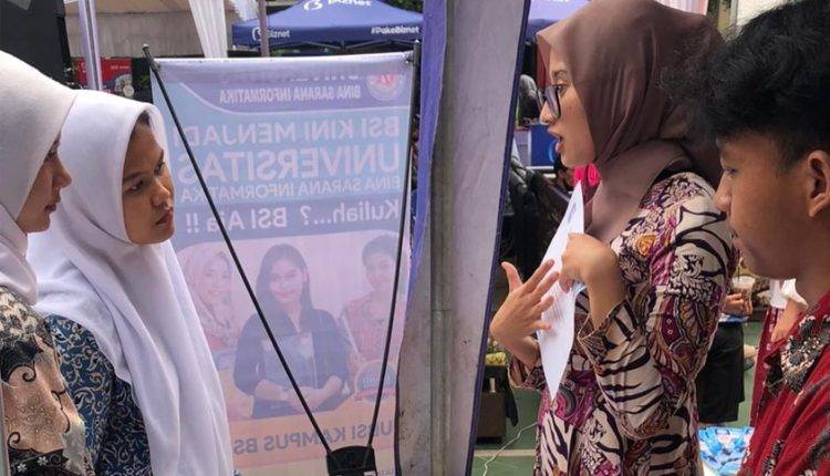 Universitas BSI Kampus BSD Dukung Peluang Karier di Job dan Edu Fair SMKN 1 Tangerang Selatan