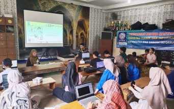 Dosen Universitas BSI Gelar Pelatihan Desain Grafis Kreatif dengan AI di Kopia Raya Insani