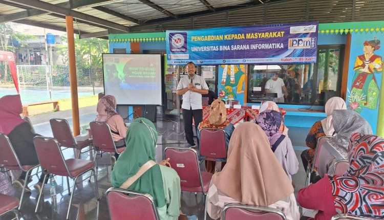 Dosen Universitas BSI Ajarkan Strategi Branding Melalui Media Sosial Bagi Kelompok PKK RW 001 Cibubur