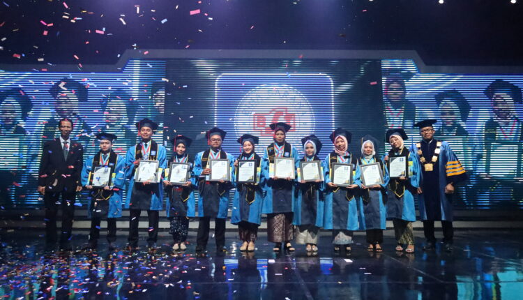 wisudawan