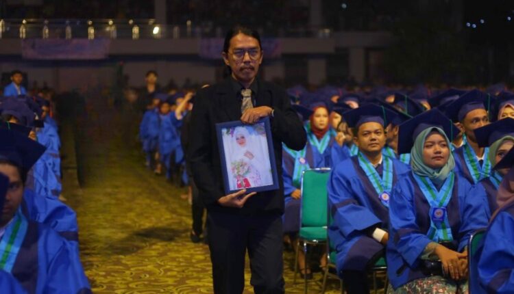wisuda