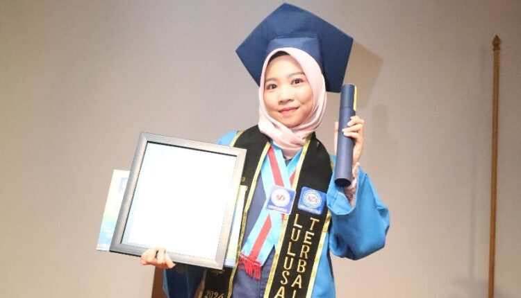 wisudawan