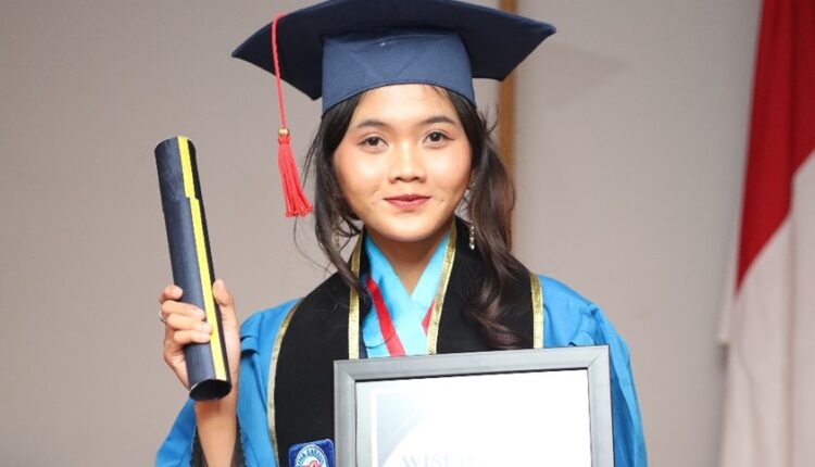 Wisuda Universitas BSI ke-60, Damayanti Diah Pratiswari Raih IPK 4.00 dengan SemWisuda Universitas BSI ke-60, Damayanti Diah Pratiswari Raih IPK 4.00 dengan Semangat dan Dedikasi Tinggi angat dan Dedikasi Tinggi