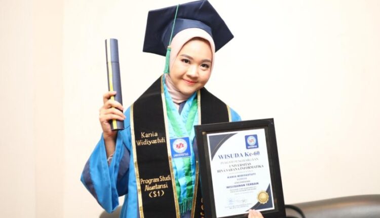 Kania Widiyastuti Raih IPK Sempurna 4.00, Wisudawan Terbaik yang Menginspirasi dengan Dedikasi dan Semangat Tanpa Batas