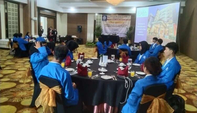 Workshop Table Manner Universitas BSI Yogyakarta: Membentuk Mahasiswa Profesional di Dunia Perhotelan