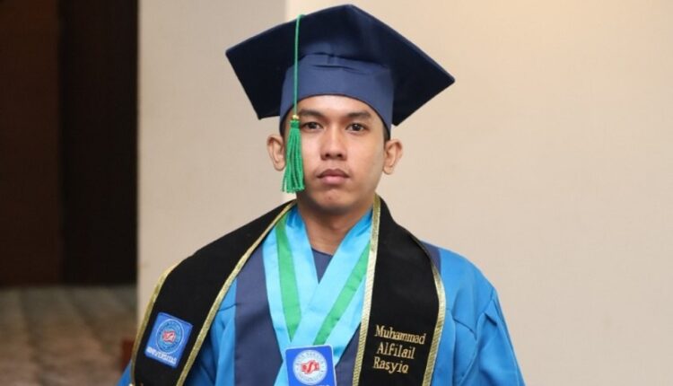 Tak Pernah Menargetkan, Tapi Jadi Wisudawan Terbaik: Perjalanan Alfillail di UBSI
