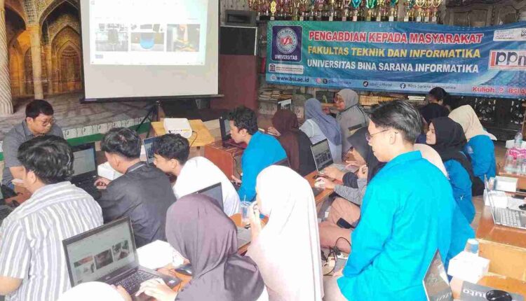 Dosen UBSI Berikan Pelatihan AI dan Website E-commerce untuk Dorong Ekonomi Kreatif Warga Tegal Parang
