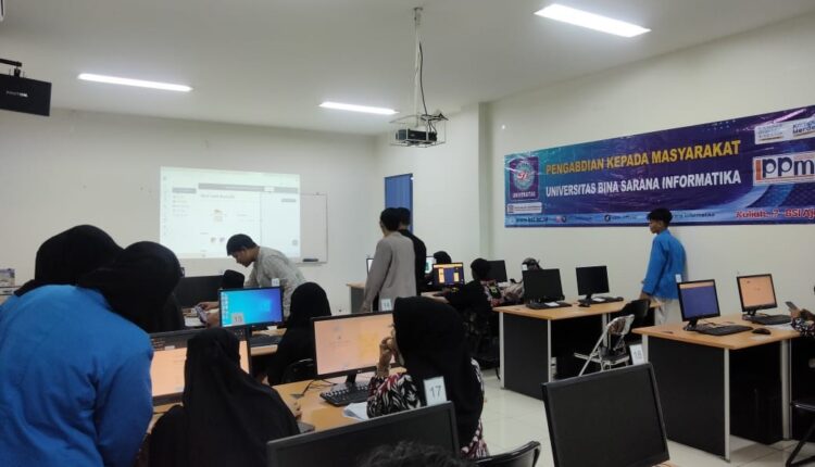 Dosen UBSI Berikan Pelatihan Desain Poster Niaga dengan Canva untuk Asah Kreativitas Digital Pelajar PKBM Nurul Furqon