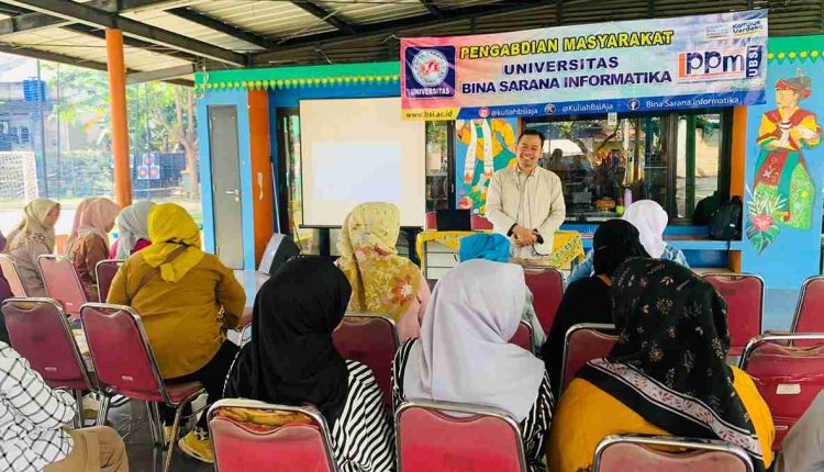 UBSI Gencarkan Literasi Pemasaran Digital untuk Perempuan Tangguh Cibubur
