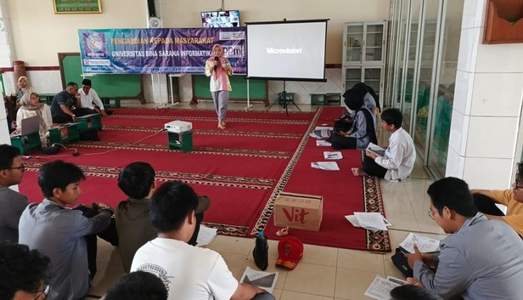 Dosen UBSI Latih Remaja Masjid Berbahasa Inggris