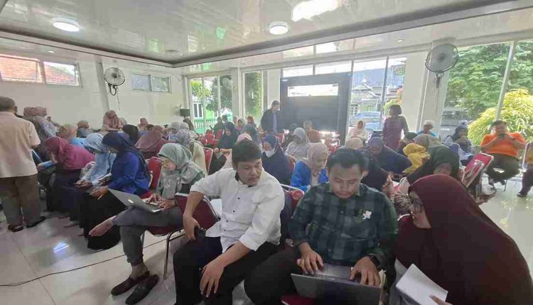 Dosen UBSI Berikan Pelatihan Pemanfaatan TikTok sebagai Media Promosi UMKM Rawa Panjang