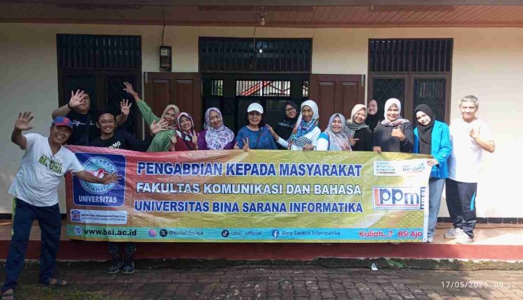 Dosen UBSI Berikan Penyuluhan Pemanfaatan AI untuk Fotografi Profesional kepada Warga Pekayon Jaya