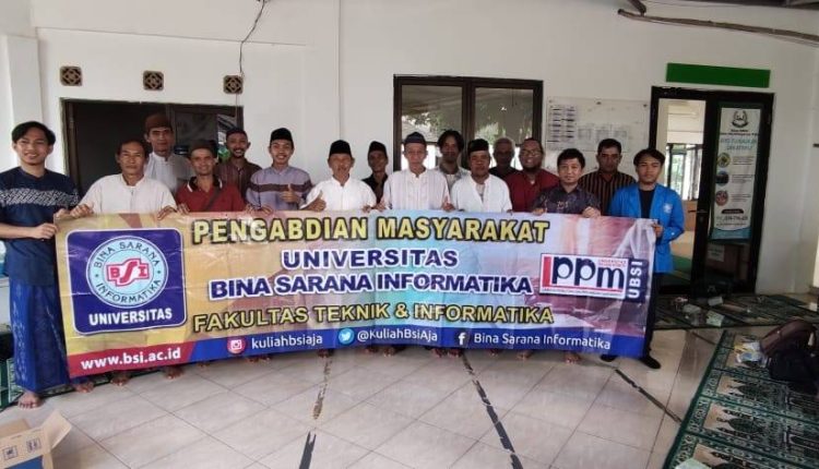 Dosen UBSI Berikan Pelatihan Manajemen Keuangan Digital untuk Remaja Masjid Al Manaar