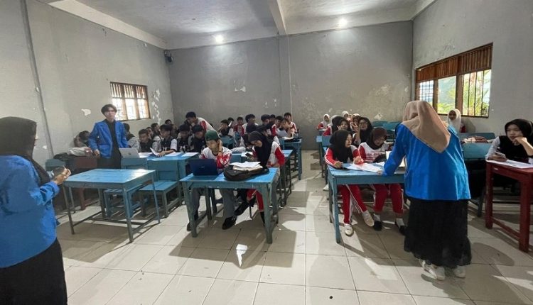 Mahasiswa UBSI Bikin Siswa SMK Makin Melek Digital