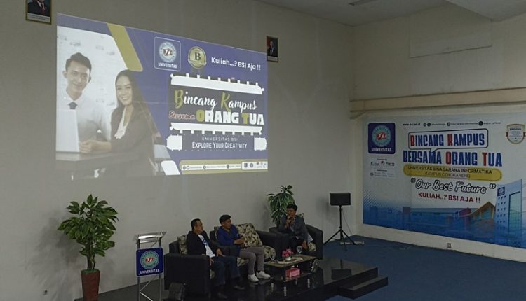 Orang Tua Masuk Kampus? UBSI Cengkareng Ajak Keluarga Tumbuh Bersama di BKOT 2025