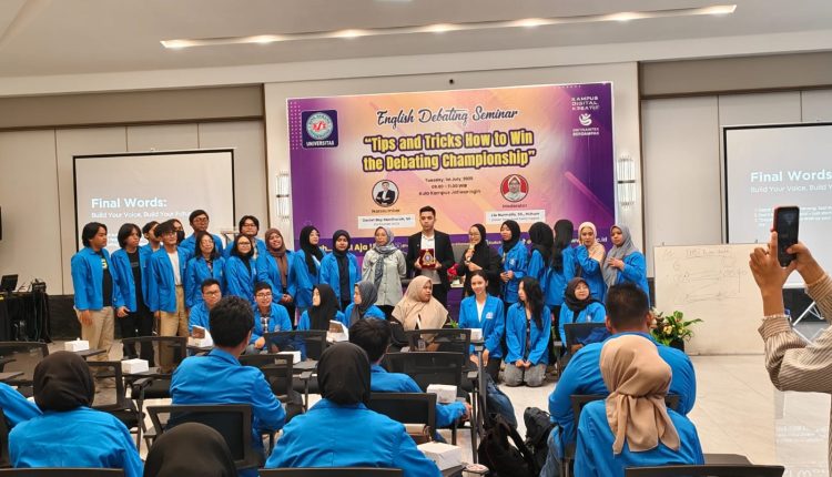Speak Up and Win! BSI Siapkan Mahasiswa Tembus Podium Juara Debat