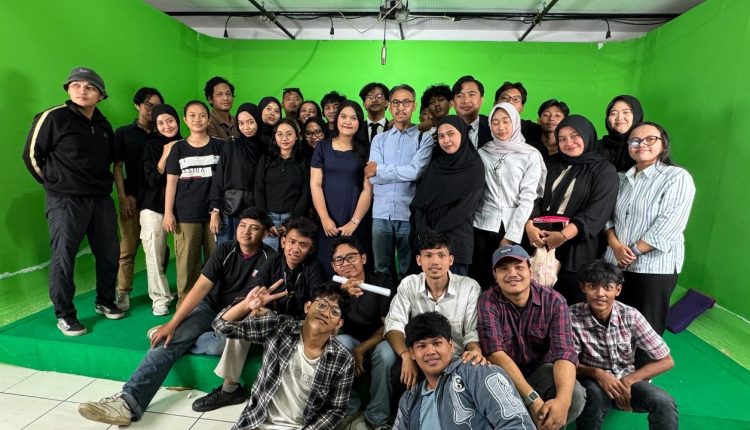 Berita Dimulai dari Sini! Simulasi Newsroom UBSI Latih Mahasiswa Jadi Jurnalis TV Tangguh