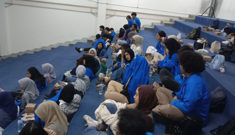 Mahasiswa Ilmu Komunikasi UBSI Cengkareng mengikuti workshop Creative Media Digital dan Brand Image di Aula UBSI Cengkareng.