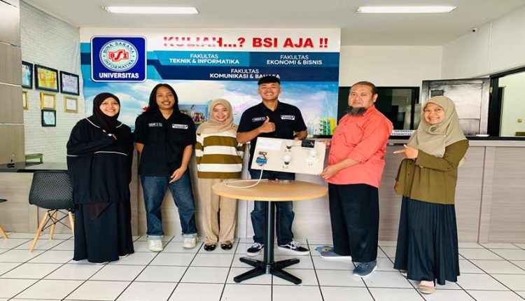 Inovasi Mahasiswa UBSI: Bikin Smart Door Lock dan Smart Home Langsung Terkoneksi IoT!