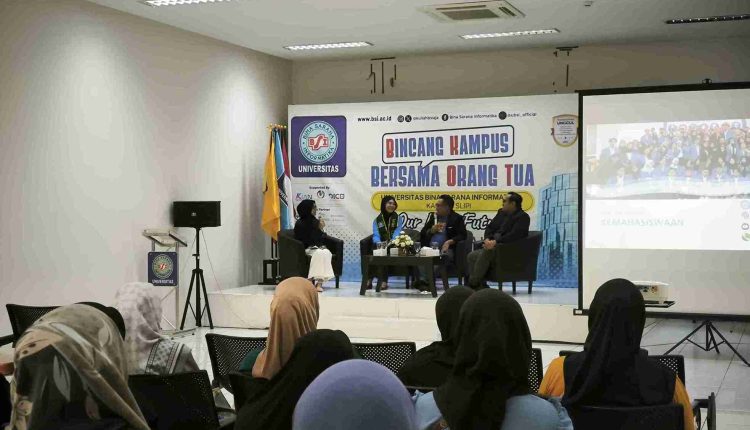 Orang Tua Happy, Mahasiswa Siap! BKOT UBSI Kampus Slipi Buka Wawasan Akademik