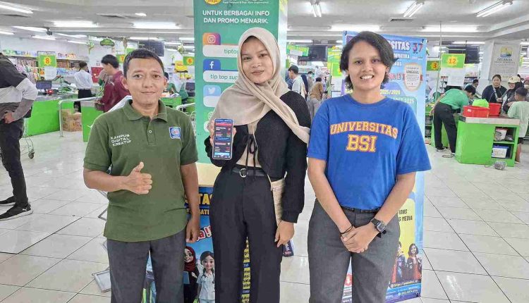 Belanja Sekalian Daftar Kuliah? Bisa! Kunjungi Booth UBSI Kampus Tangerang di TipTop Cimone