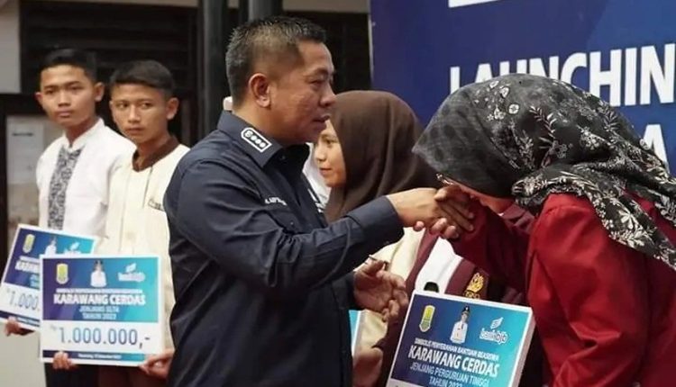 Mahasiswa UBSI Kampus Karawang Terima Beasiswa Karawang Cerdas 2024: Buka Jalan Menuju Masa Depan Gemilang