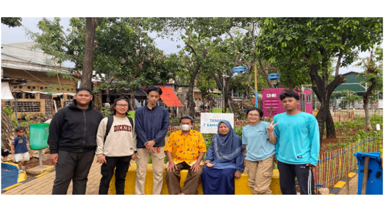 Gotong Royong di RPTRA Rawa Badak Utara Hidupkan Kembali Semangat Kebersamaan Warga