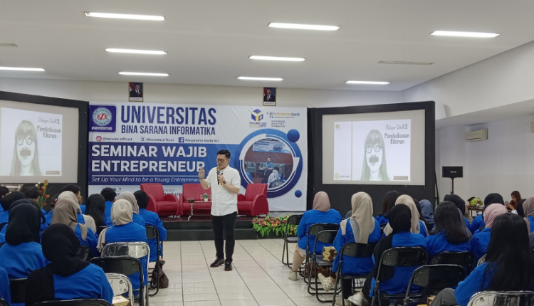 Mahasiswa UBSI Kampus Kalimalang antusias mengikuti seminar kewirausahaan.