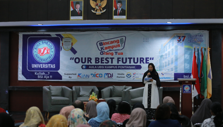 Orang tua dan mahasiswa baru UBSI Kampus Pontianak antusias mengikuti workshop interaktif Bincang Kampus Bersama Orang Tua (BKOT)