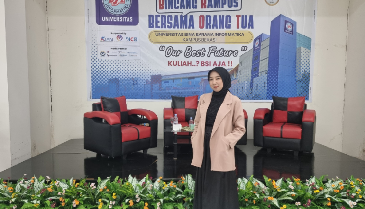 Alumni UBSI Bekasi Cut Mutia berbagi pengalaman pentingnya aktif berorganisasi sebagai bekal membangun karakter dan kesiapan menghadapi dunia kerja.