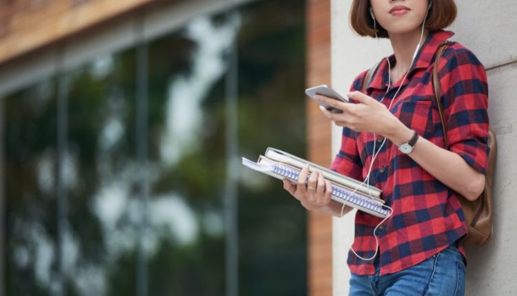 Cari Kampus Zaman Now? Ini 7 Ciri Kampus Unggul di Era Digital