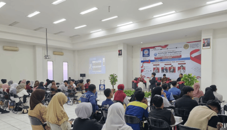 Tiga narasumber AI memberikan inspirasi saat memaparkan materi dalam Seminar Kemerdekaan Digital di UBSI Kampus Bekasi