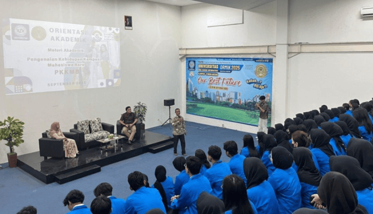 Suasana kegiatan ORMIK 2025 yang membuka peluang non-akademik bagi mahasiswa baru UBSI