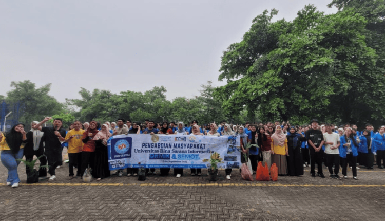 Kolaborasi Mahasiswa Baru UBSI Kampus Cengkareng dalam Aksi Bersih Kampus