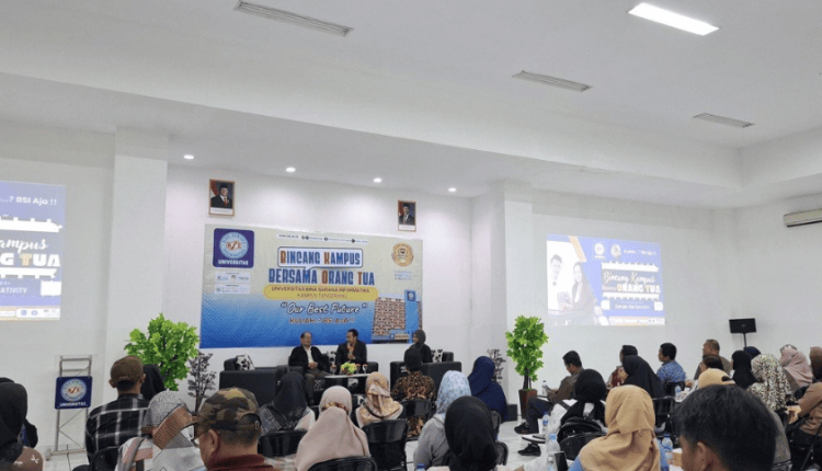 BKOT UBSI Kampus Tangerang perkuat kolaborasi dengan orang tua mahasiswa baru melalui diskusi dan pemaparan program kampus
