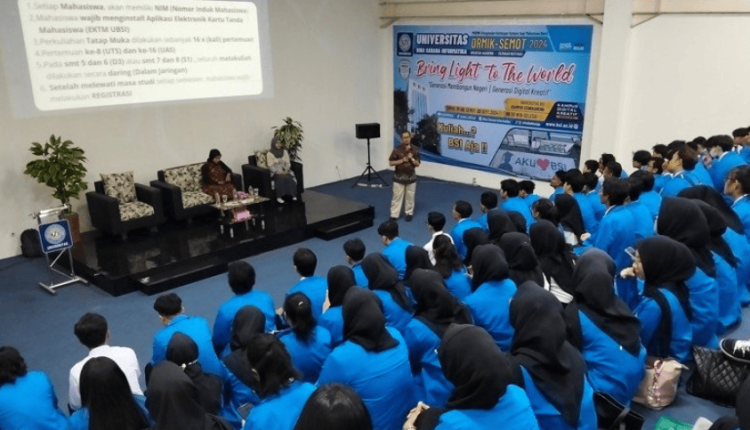 Suasana mahasiswa baru UBSI Kampus Cengkareng saat mengikuti Orientasi Akademik (ORMIK)