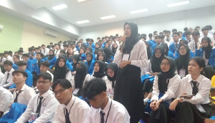 Suara Mahasiswa Baru Intan Fakhrotul Ummah Temukan Arti Sebenarnya Kuliah Lewat Ormik UBSI