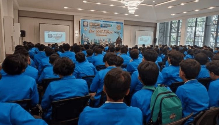 Suasana UBSI Kampus Jatiwaringin Gelar ORMIK 2025, Perkuat Semangat Mahasiswa Baru Menuju “Our Best Future”