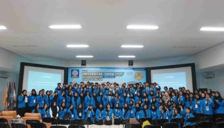Foto Bersama Ormik 2025 UBSI Kampus Kalimalang: Belajar, Diskusi, dan Motivasi untuk Masa Depan
