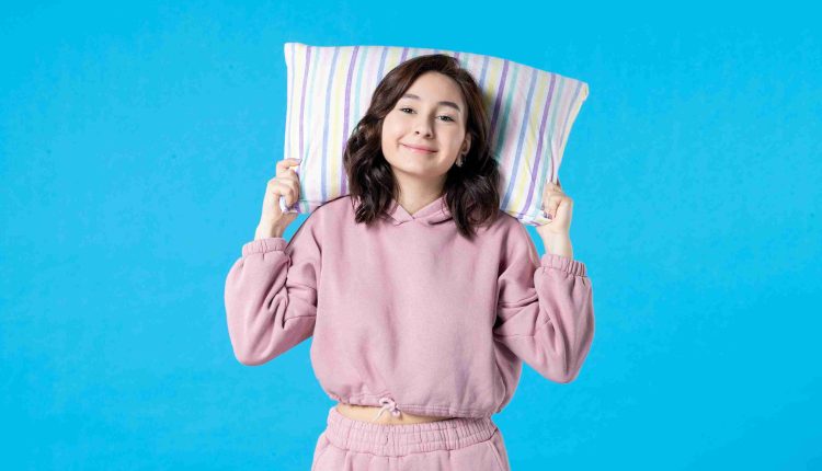 Berani Coba Tidur Tanpa Bantal? Ini Manfaat Ajaib untuk Tubuh dan Pikiran