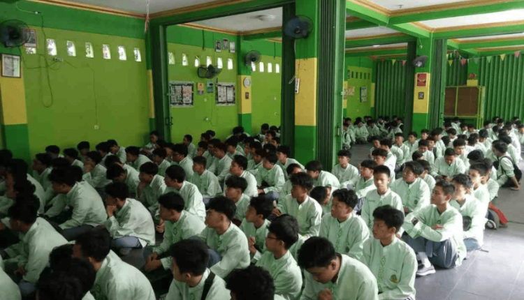 Workshop Digital Kreatif UBSI di SMK Citra Negara Depok ajarkan siswa cara menjadi konten kreator positif dan produktif di dunia digital