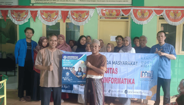 Dosen Fakultas Teknik dan Informatika UBSI foto bersama usai kegiatan pelatihan pemanfaatan AI dalam pembelajaran anak usia dini di RA AISYIYAH