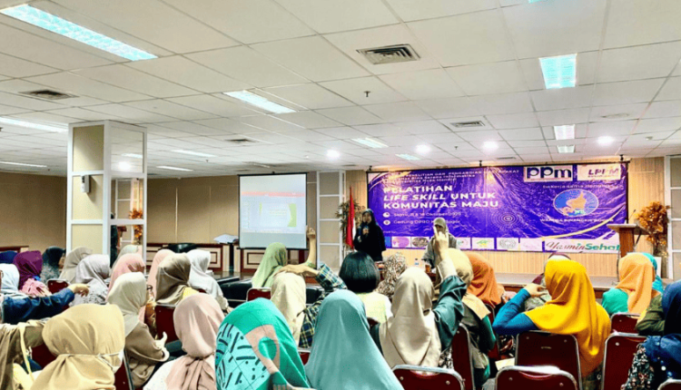 Suasana pelatihan life skill yang digelar UBSI di Gedung DPRD Kota Bogor bersama Komunitas MAJU