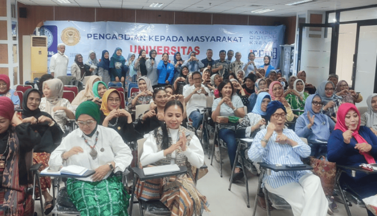 Foto bersama dosen UBSI dan peserta komunitas Bogor Creative Crafter usai kegiatan pelatihan digital marketing di Gedung DPRD Kota Bogor.
