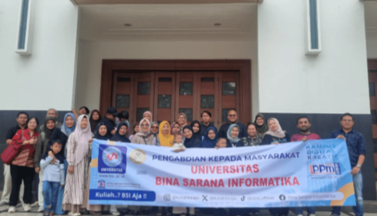 Foto Bersama UBSI Gelar Penyuluhan Pentingnya Komunikasi dalam Pembentukan Kelompok di Kelurahan Mekar Jaya
