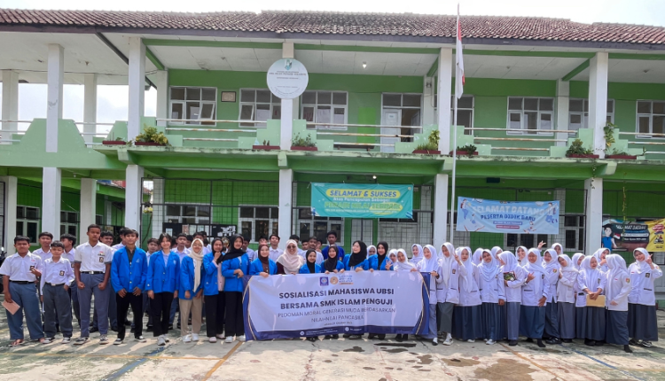 Foto Bersama Mahasiswa UBSI Tanamkan Nilai Pancasila sebagai Pedoman Moral Generasi Muda di SMK Islam Penguji Sukabumi