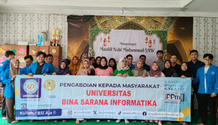 Foto bersama tim dosen UBSI dan peserta workshop dalam kegiatan penguatan kompetensi digital untuk generasi muda masjid