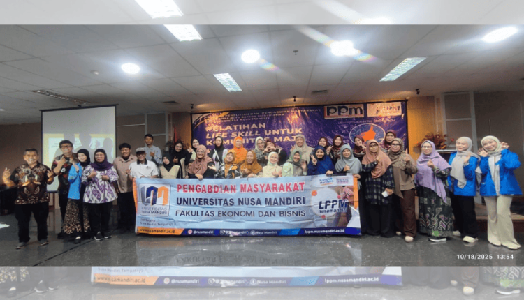 Foto bersama dosen UBSI Kampus Bogor dengan peserta Koperasi Sejahtera Delapan Tiga usai pelatihan penyusunan laporan keuangan dan SHU
